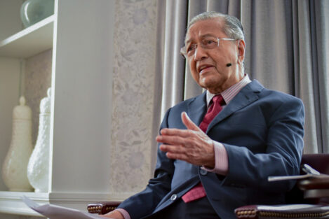 Tun Mahathir menghadiri pertemuan dengan anggota Majlis Hubungan Luar Negeri (CFR) di New York