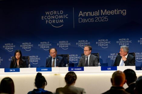 THE 'COUNTRY DIALOGUE ON MALAYSIA' SESSION IN CONJUNCTION WITH THE WORLD ECONOMIC FORUM (WEF) 2025 ANNUAL SUMMIT